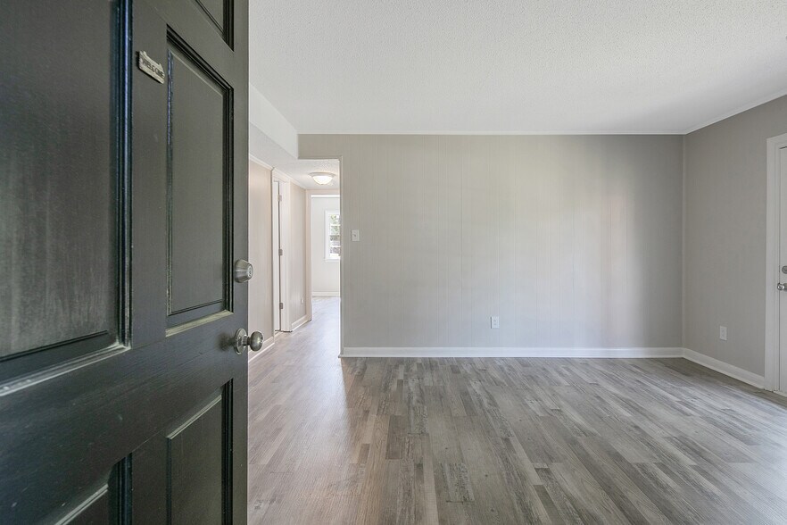 More Photos Of 817 Ridge Rd, Fayetteville Apartments For Sale