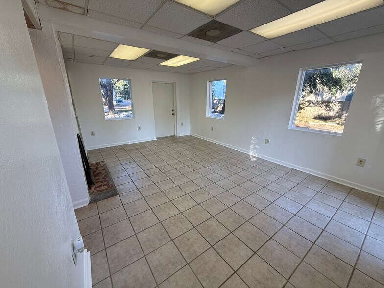 More Photos Of 1013 Park Ct, Safety Harbor Office For Lease