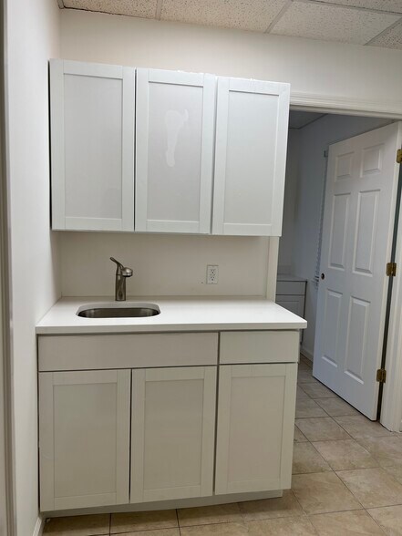 More Photos Of 190 North Ave E, Cranford Medical For Lease
