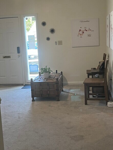 More Photos Of 18 Leinbach Dr, Charleston Office For Lease