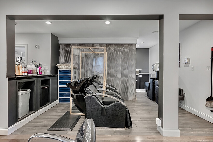 More Photos Of 85 Park Rd, West Hartford Storefront Retail Residential For Sale