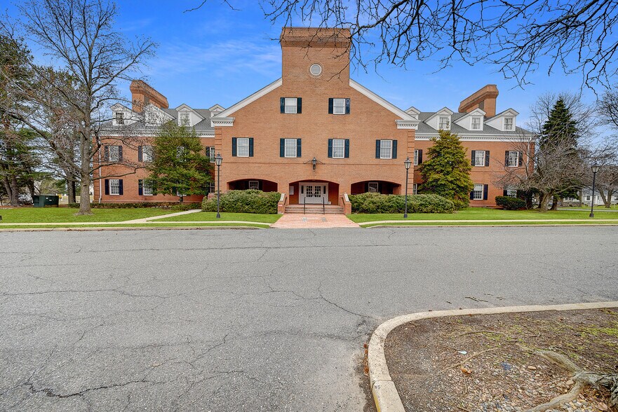 More Photos Of 1 Rossmoor Dr, Monroe Township Medical For Lease