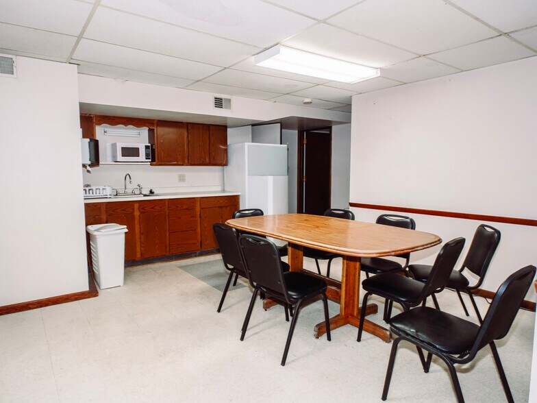 More Photos Of 603 N State St, Girard Medical For Sale