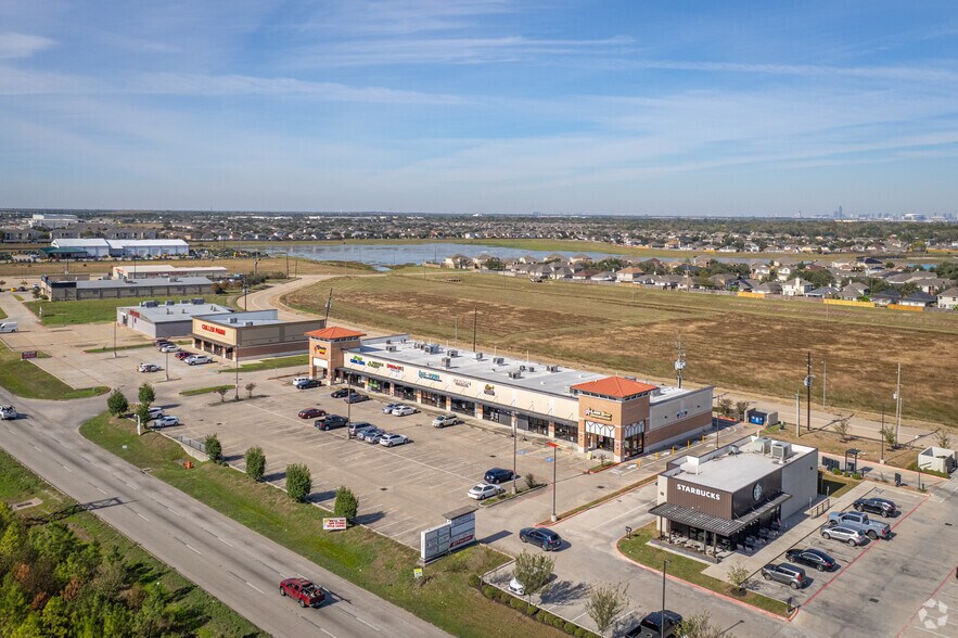 More Photos Of 4001 S Sam Houston Pky, Houston Unknown For Sale