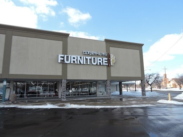 More Photos Of 25441-25495 Grand River Ave, Redford Freestanding For Lease