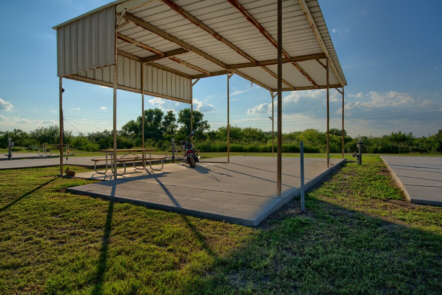 More Photos Of 101 Campbell Rd 3, Sandia Trailer Camper Park For Sale