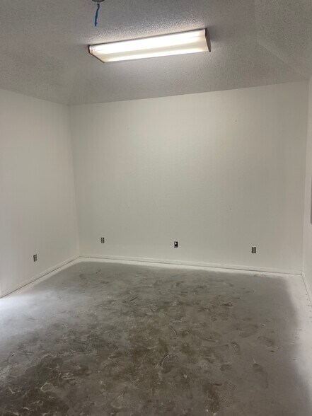 More Photos Of 115 Archer St, Jacksboro Office For Lease