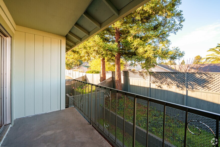 More Photos Of 900 Alvarez Ave, Pinole Apartments For Sale