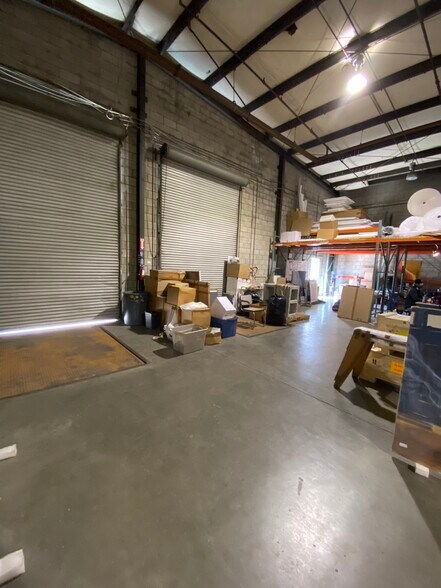 More Photos Of 2101 E 51st St, Vernon Manufacturing For Sale