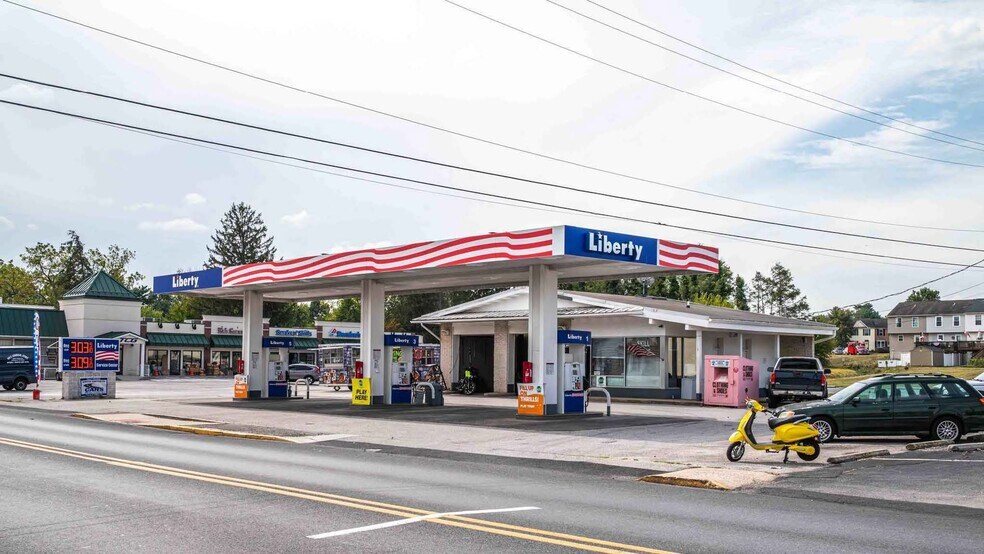Primary Photo Of 400 N Queen St, Littlestown Convenience Store For Sale