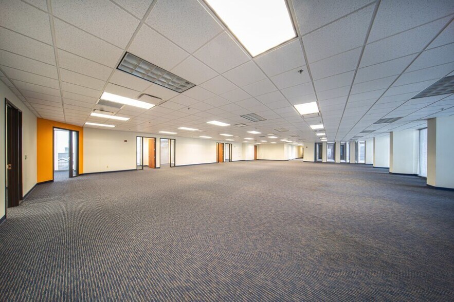 More Photos Of 1001 Woodward Ave, Detroit Office For Lease