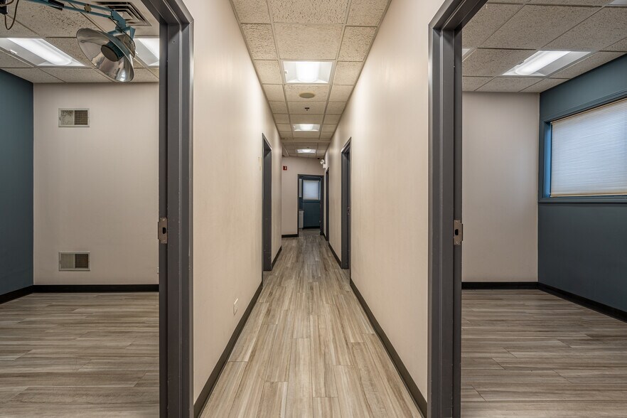 More Photos Of 4650 Southwest Hwy, Oak Lawn Medical For Sale