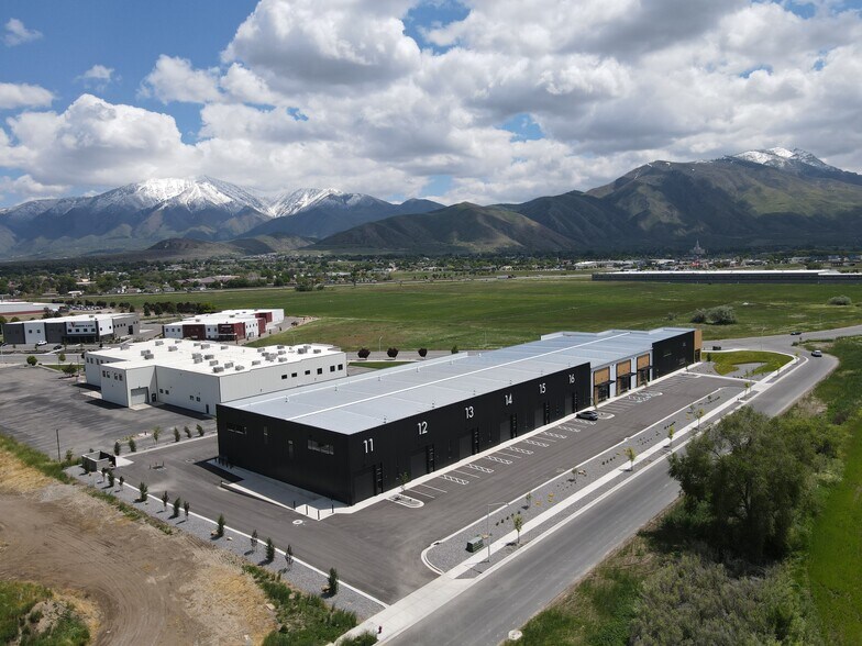 More Photos Of 292 S American Way, Payson Warehouse For Sale