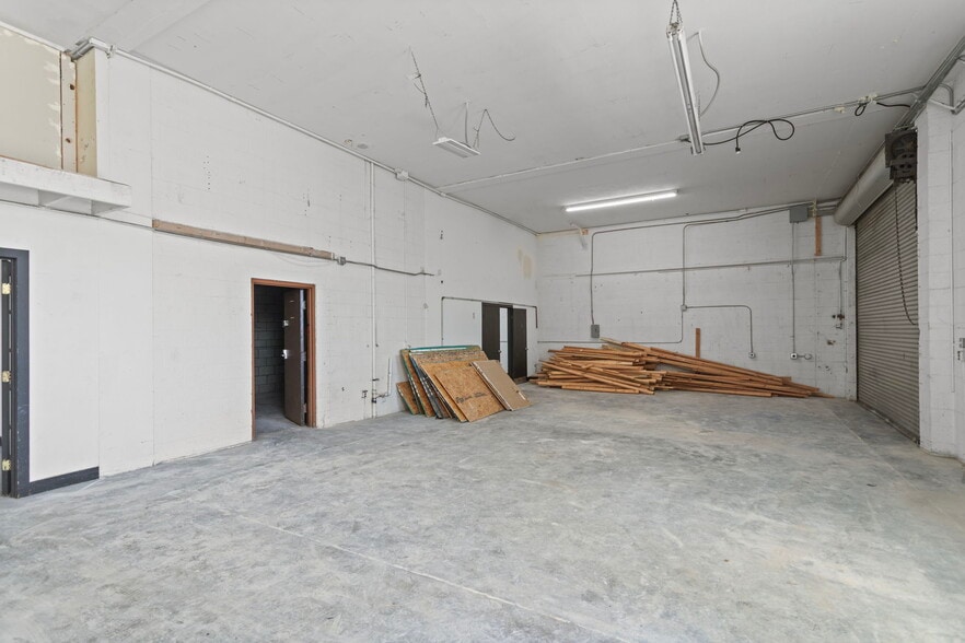 More Photos Of 23104 S Normandie Ave, Torrance Warehouse For Lease