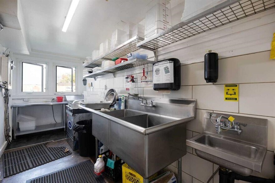 More Photos Of 10015 Main St, Fort McMurray Specialty For Sale