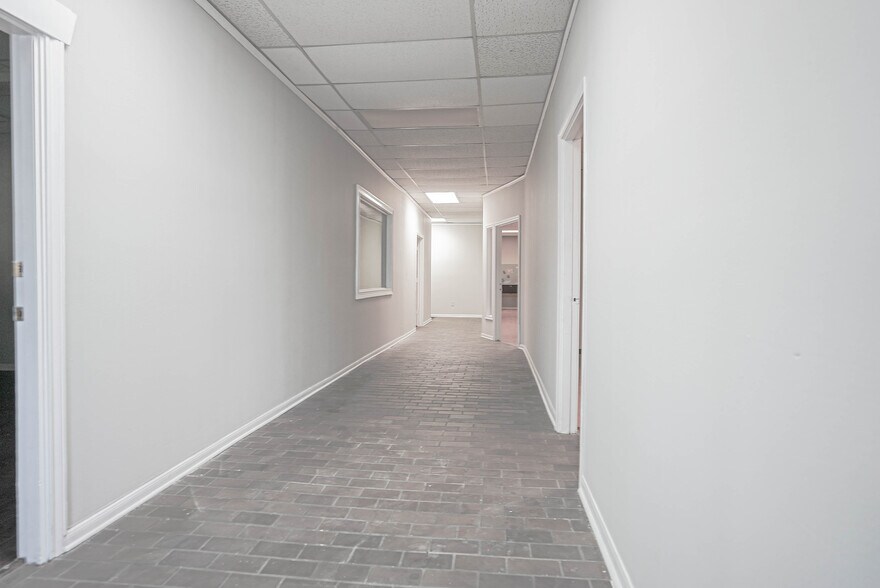 More Photos Of 14721 Pebble Bend Dr, Houston Medical For Lease