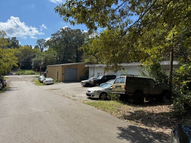 Primary Photo Of 312 Lakeview Dr, Rossville Industrial For Sale