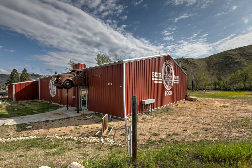 More Photos Of 125 & 139 Hannon Ln, Darby Restaurant For Sale