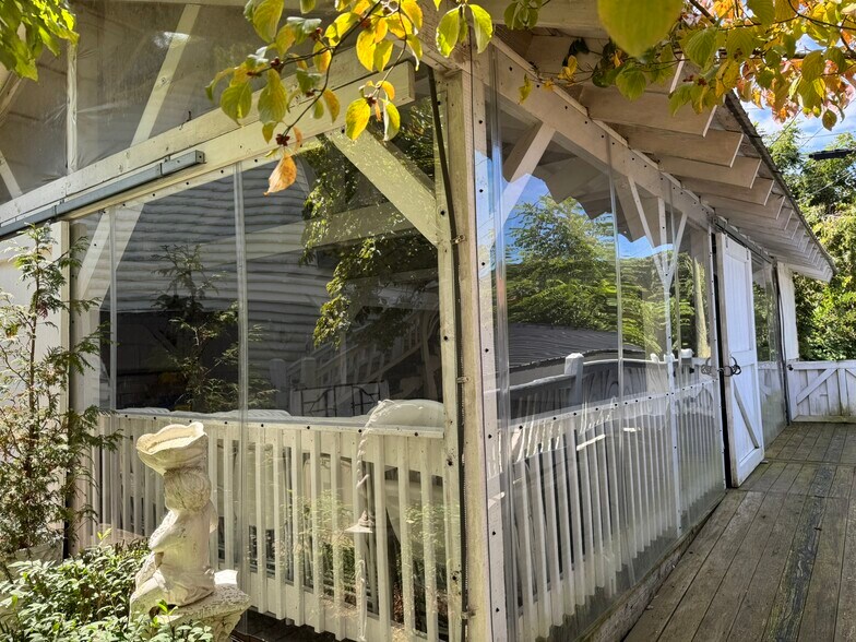 More Photos Of 553 W Main St, Sylva Restaurant For Lease