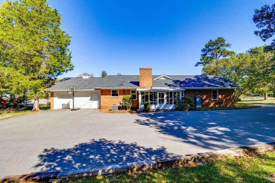 More Photos Of 161 Chapin Rd, Chapin Loft Creative Space For Sale
