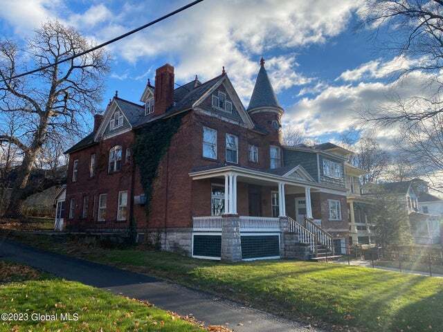 More Photos Of 123 Guy Park Ave, Amsterdam Office For Sale