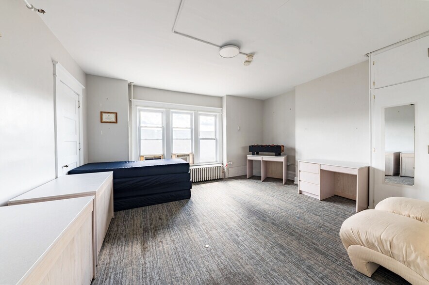 More Photos Of 1493 University Ave, Morgantown Sorority Fraternity House For Lease