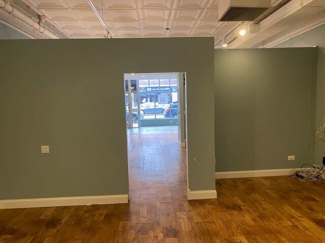 More Photos Of 139-143 S Oak Park Ave, Oak Park Storefront Retail Office For Lease