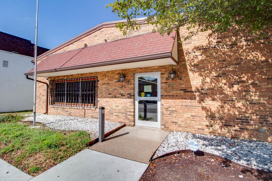 More Photos Of 219 N Main St, Marissa Specialty For Sale