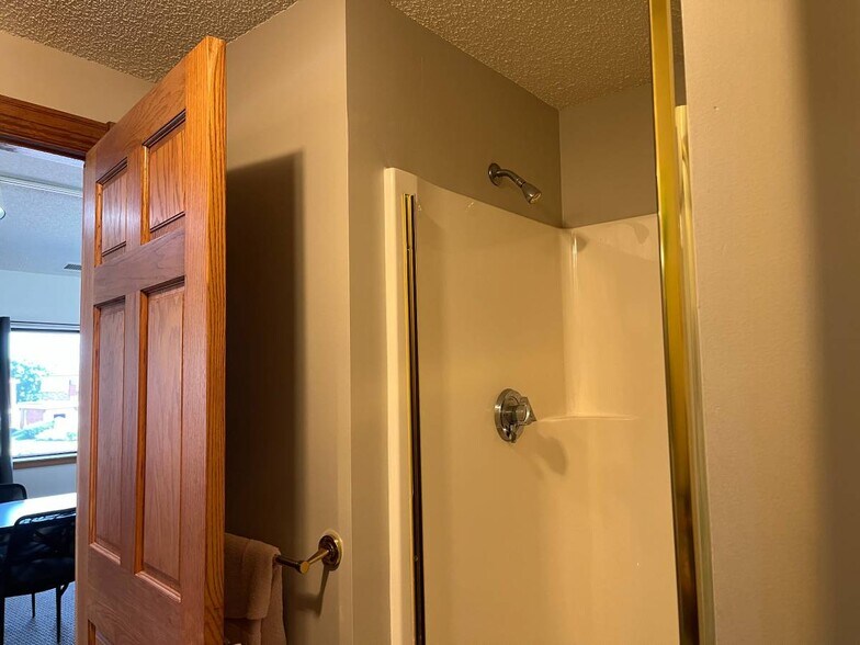 More Photos Of 1435 Division St, Waite Park Convenience Store For Lease