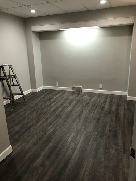 More Photos Of 485-487 Front St, Berea Office Residential For Sale