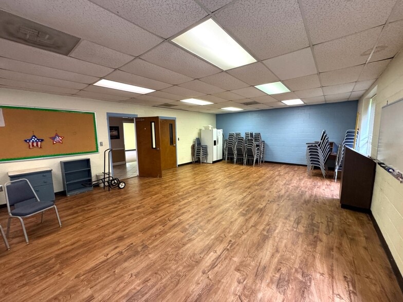 More Photos Of 847 New Hope Rd, Fayetteville Religious Facility For Sale