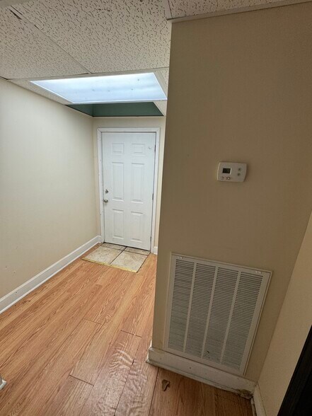 More Photos Of 120 Coles Ct, Barbourville Office For Sale