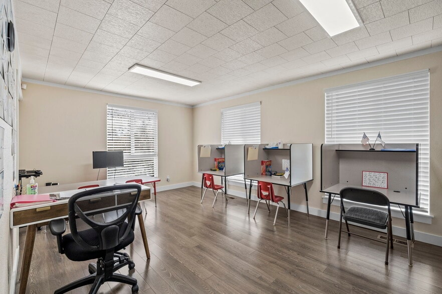 More Photos Of 3201 S 43rd St, Tacoma Specialty For Sale