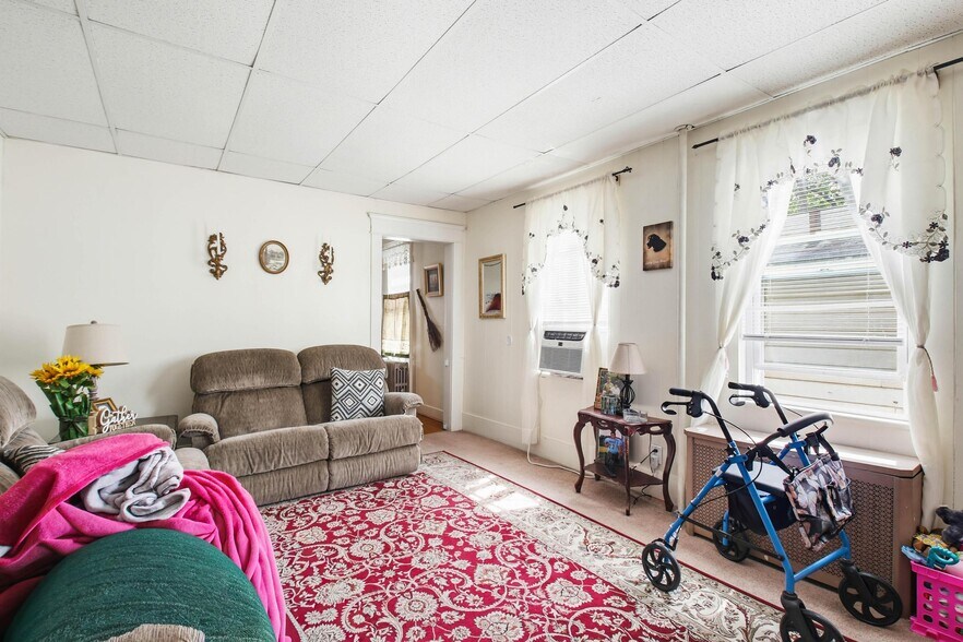 More Photos Of 467 Northampton st, Kingston Multifamily For Sale