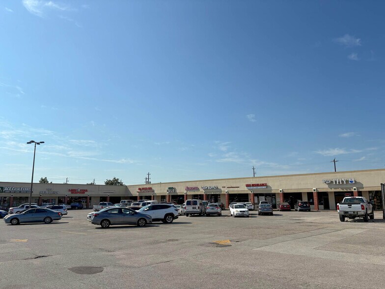 More Photos Of 10910-10998 Fuqua St, Houston Unknown For Lease