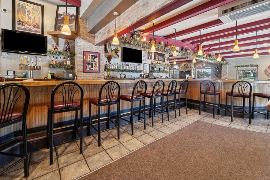 More Photos Of 584 W Johnson St, Fond Du Lac Restaurant For Sale