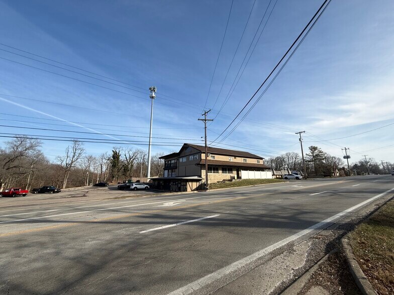 More Photos Of 7500-7504 N Main St, Dayton Bar For Sale