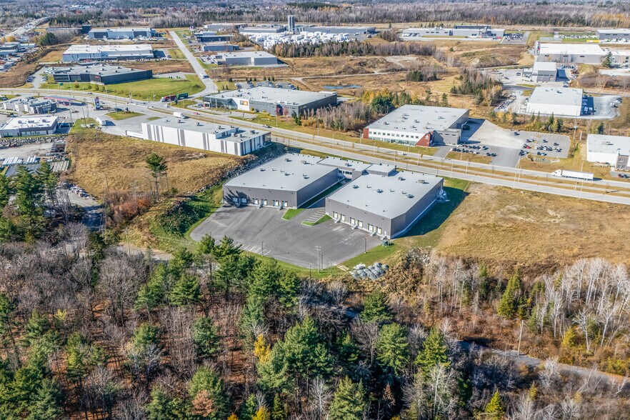 More Photos Of 4590-4592 Boul De Portland, Sherbrooke Food Processing For Lease