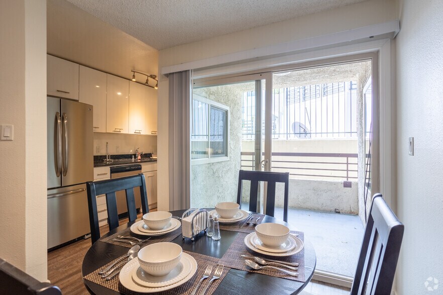 More Photos Of 7230 Franklin Ave, Los Angeles Apartments For Sale