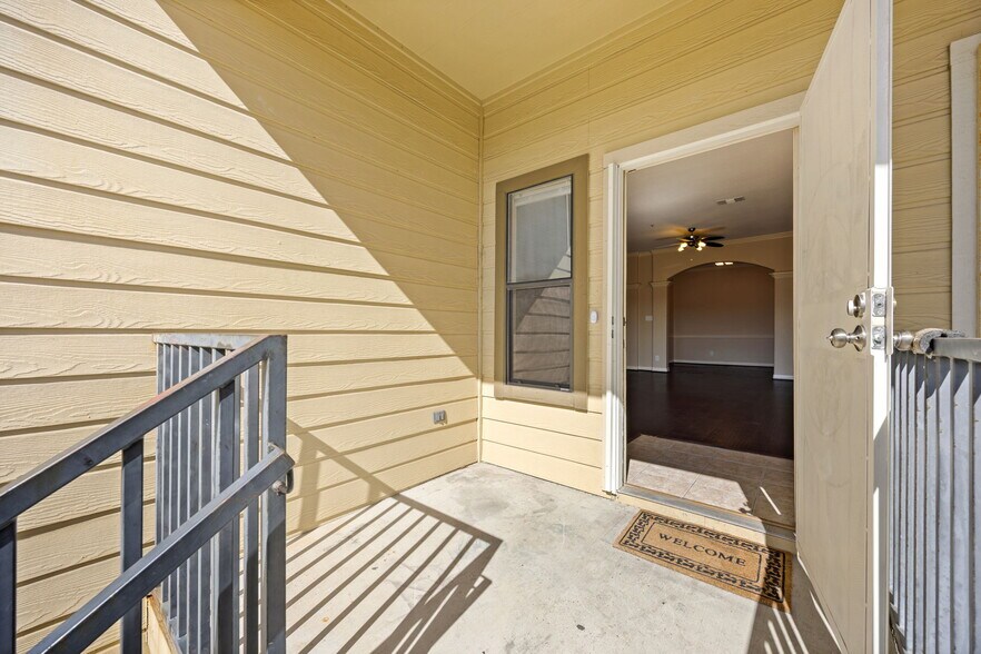 More Photos Of 12989 Bellaire Blvd, Houston Storefront For Sale