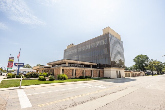 More Photos Of 1000 S Broadway, Highland Office For Lease