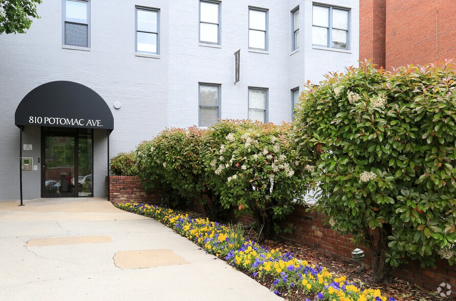 More Photos Of 810 Potomac Ave SE, Washington Office For Lease