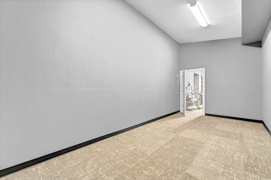 More Photos Of 601-607 White Horse Pike, Hammonton Office For Sale