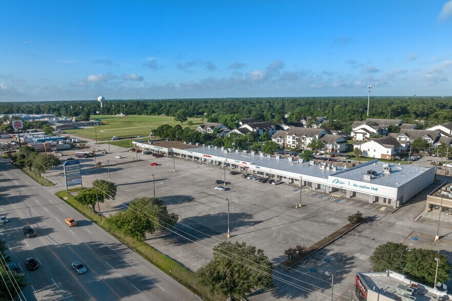 Primary Photo Of 18311-18433 Kuykendahl Rd, Spring Unknown For Lease