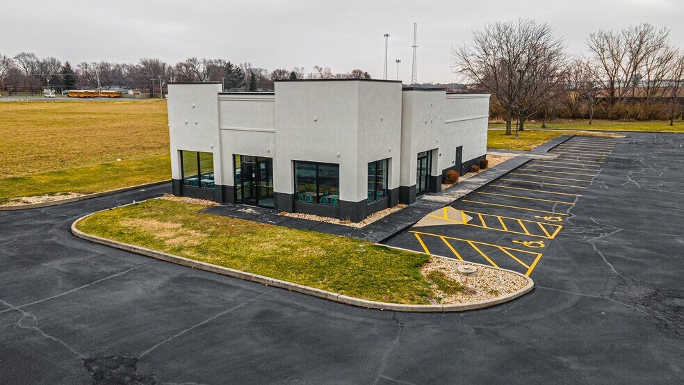 More Photos Of 2775 Woodlawn Rd, Lincoln Fast Food For Sale