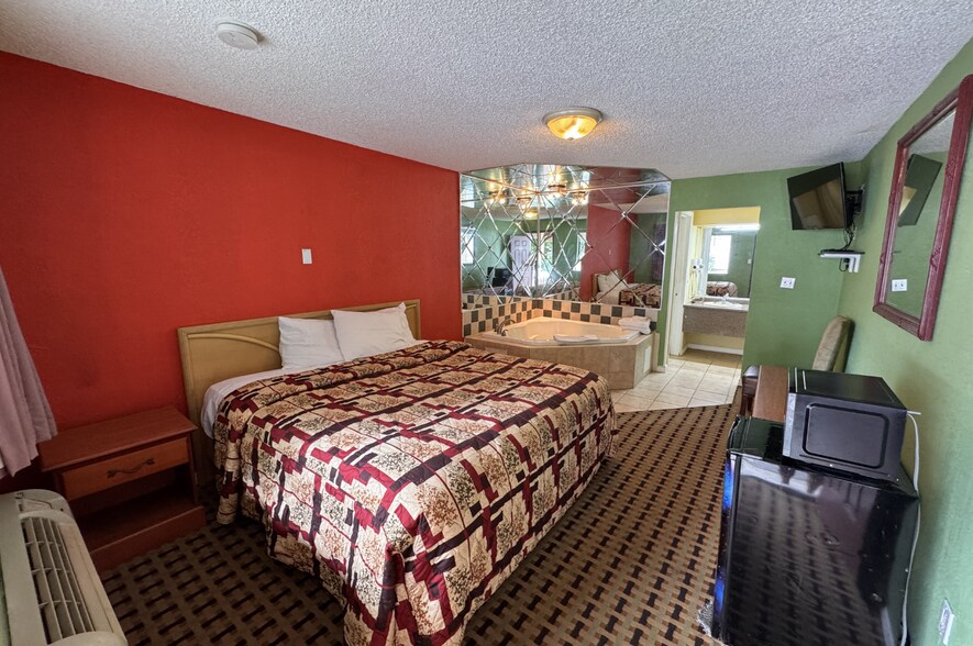 More Photos Of 206 E White Horse Pike, Galloway Hotel For Sale