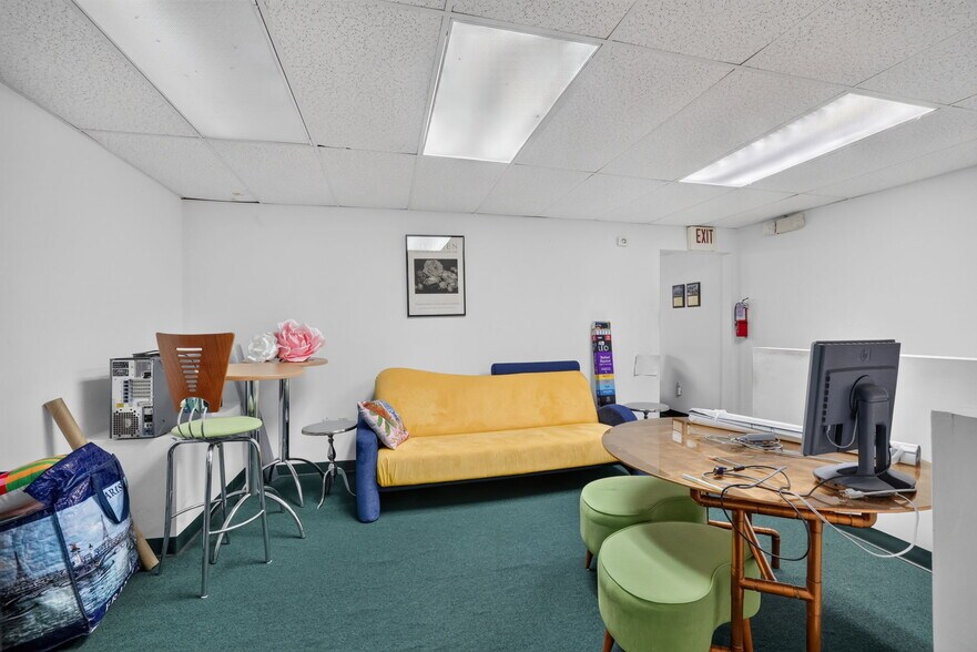 More Photos Of 2202-2204 W 78th St, Hialeah Warehouse For Sale
