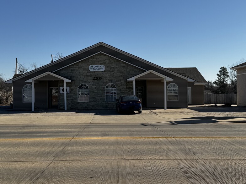 Primary Photo Of , Shawnee General Retail For Sale
