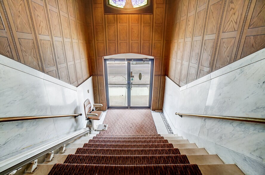 More Photos Of 126 W High St, Springfield Lodge Meeting Hall For Sale