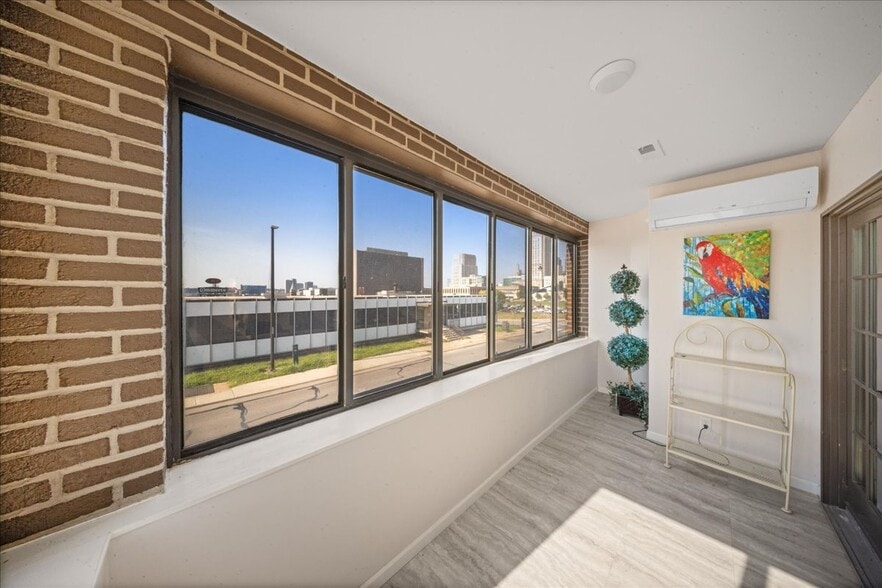 More Photos Of 808 E 10th St, Kansas City Flex For Sale